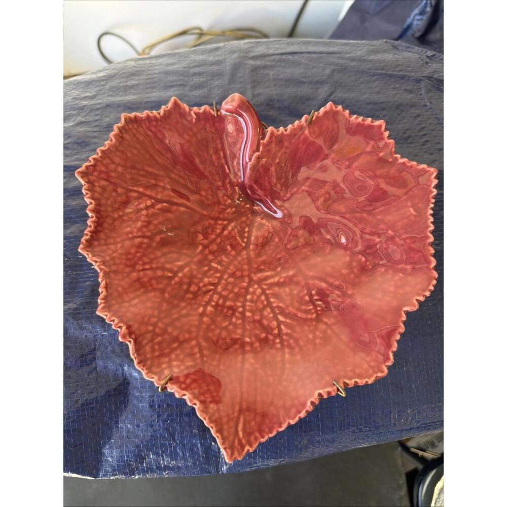 BORDALLO PINHEIRA RED LEAF DISH - Jay Willfred Andrea by Sadek - Portugal 7x7.5